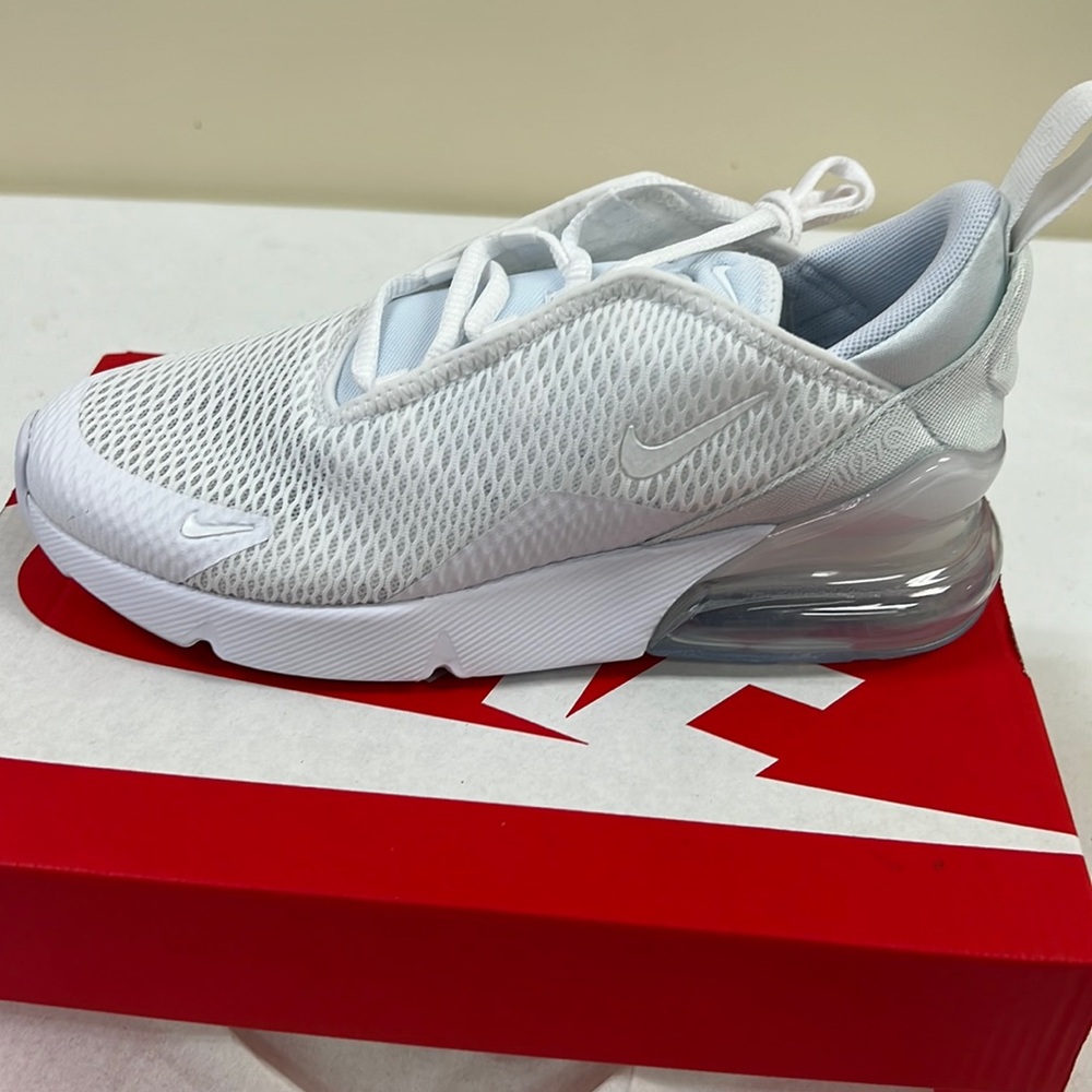 Brand new Nike Air max 270.